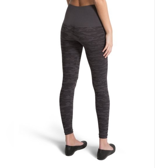 SPANX Assets Camo Seamless Shaping Leggings XL - Picture 2 of 16